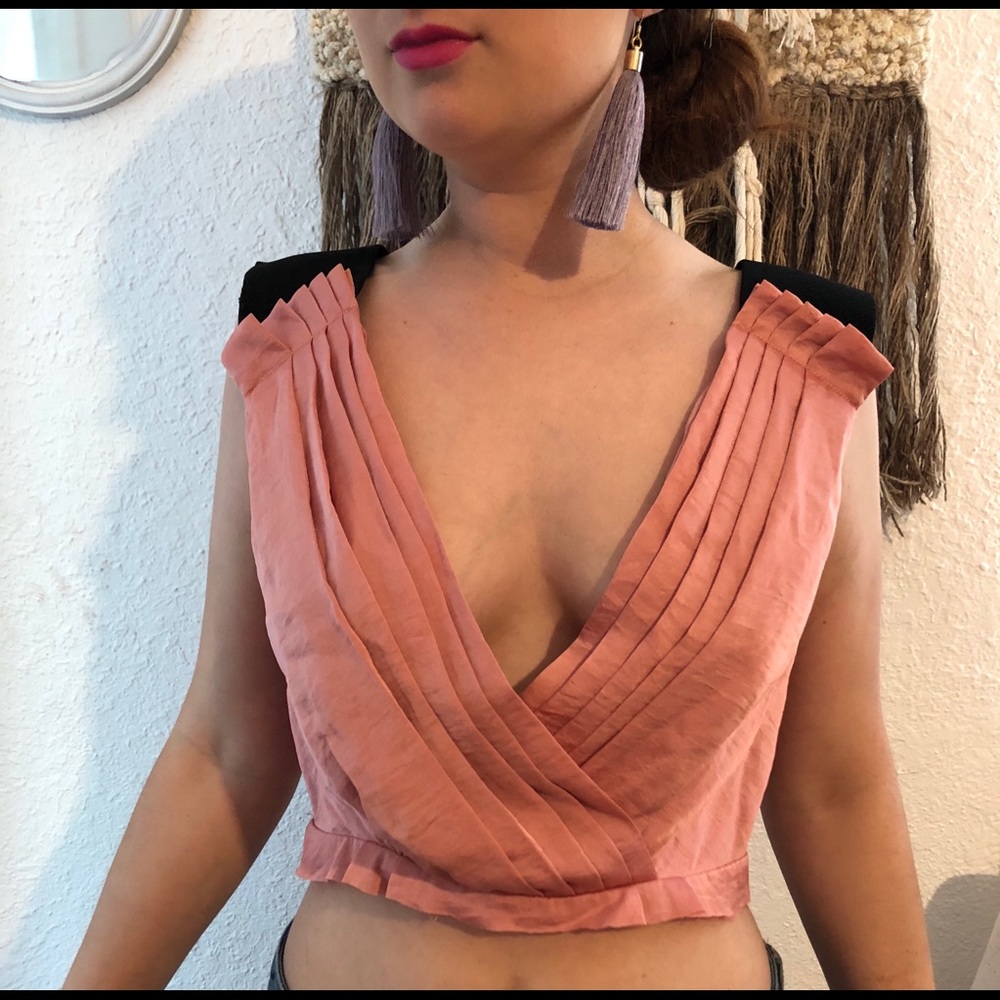 Low neck crop top blouse